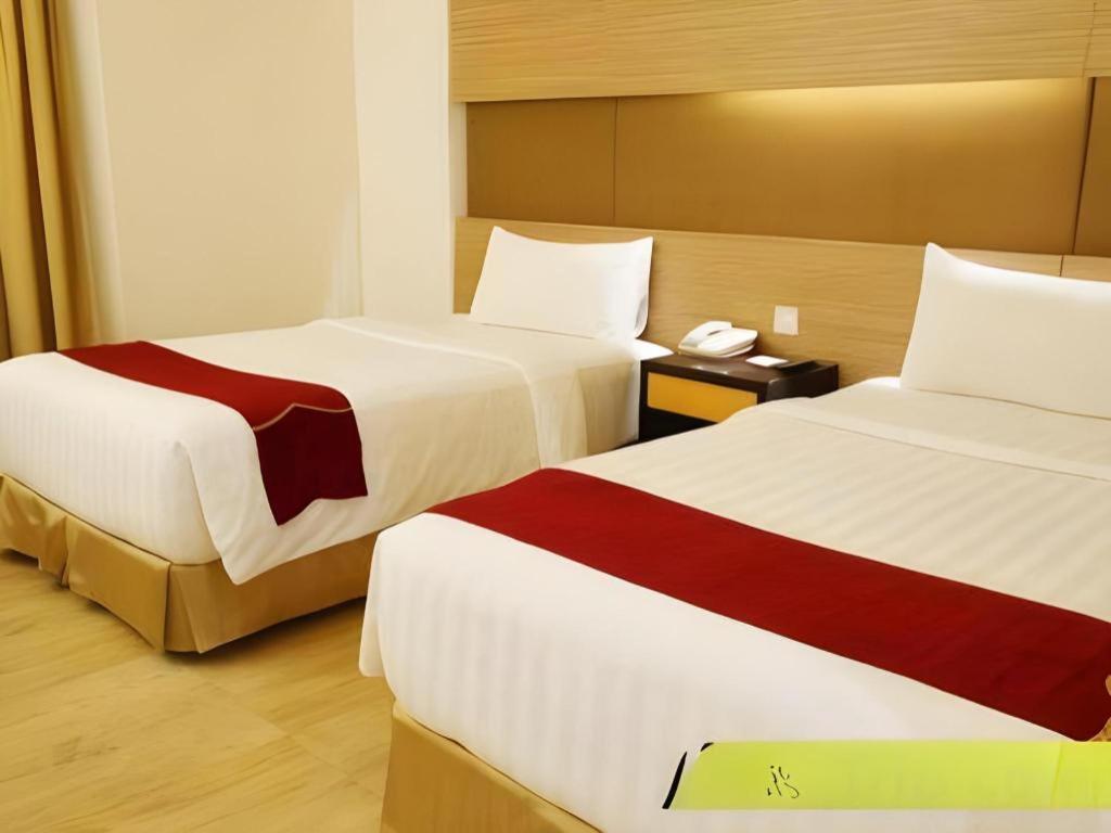 Grand Basko Hotel Padang  Buitenkant foto