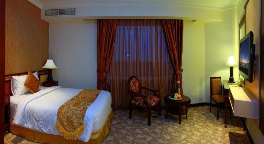 Grand Basko Hotel Padang  Buitenkant foto