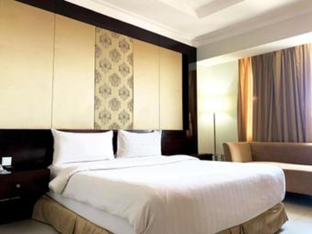 Grand Basko Hotel Padang  Buitenkant foto