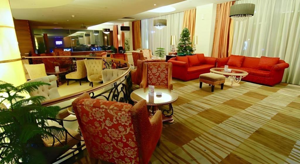 Grand Basko Hotel Padang  Buitenkant foto